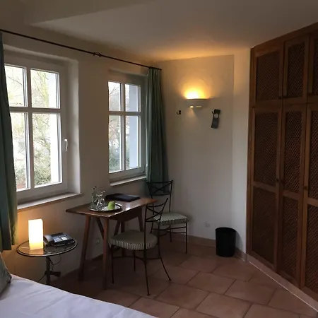 Отель Seehotel Theodors 4*