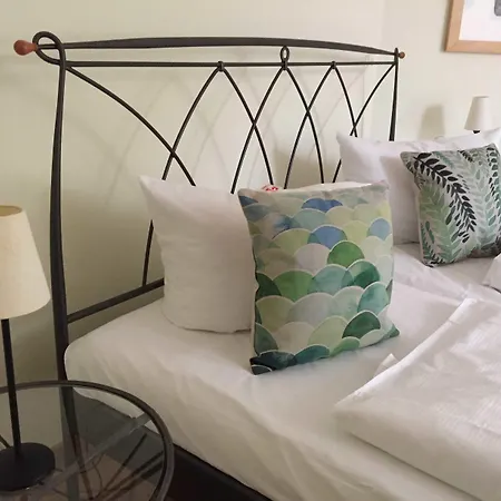 Отель Seehotel Theodors Wustrau