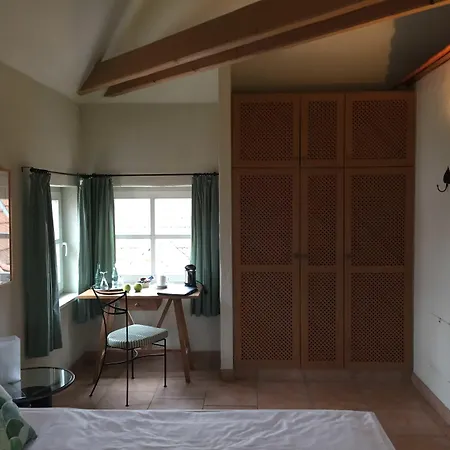 Отель Seehotel Theodors Wustrau