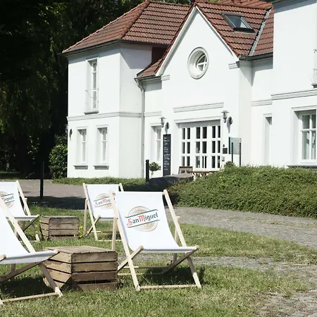 Отель Seehotel Theodors 4*