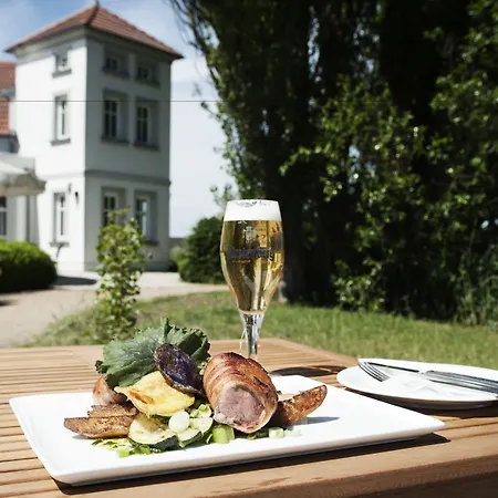 Seehotel Theodors Wustrau