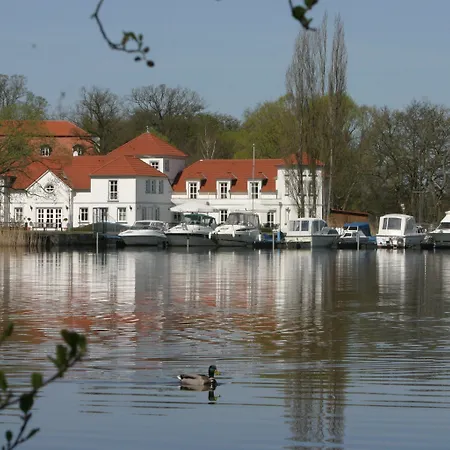 Отель Seehotel Theodors 4*